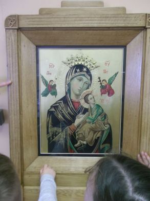 Icon of Our Lady visits Holy Family